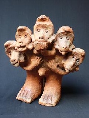 Couronne de singes - terre cuite (galerie Claire Corcia)